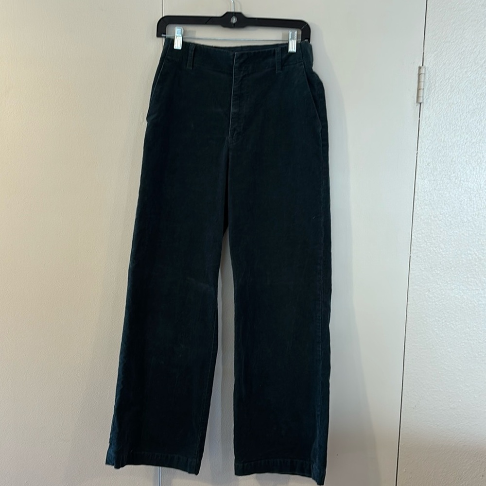 Uniqlo wide leg corduroy pants in deep forest green color- lightly used